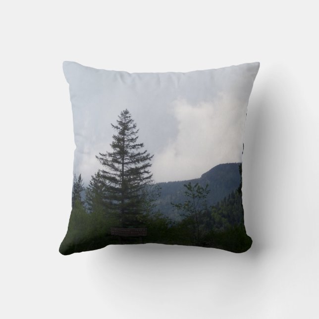 Almofada Mountain Scene Christmas Throw Pillow (Verso)
