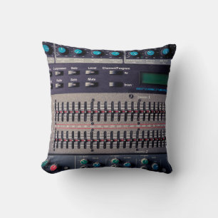Almofada Muitos botões de um mixer de som em um estúdio d