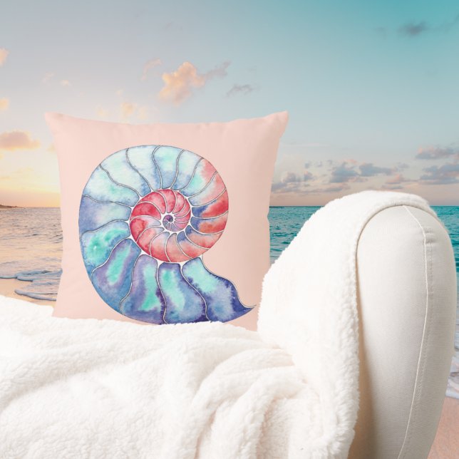 Almofada Nautilus Shell em Coral Cinza Azul em Pêssego Clar (Criador carregado)