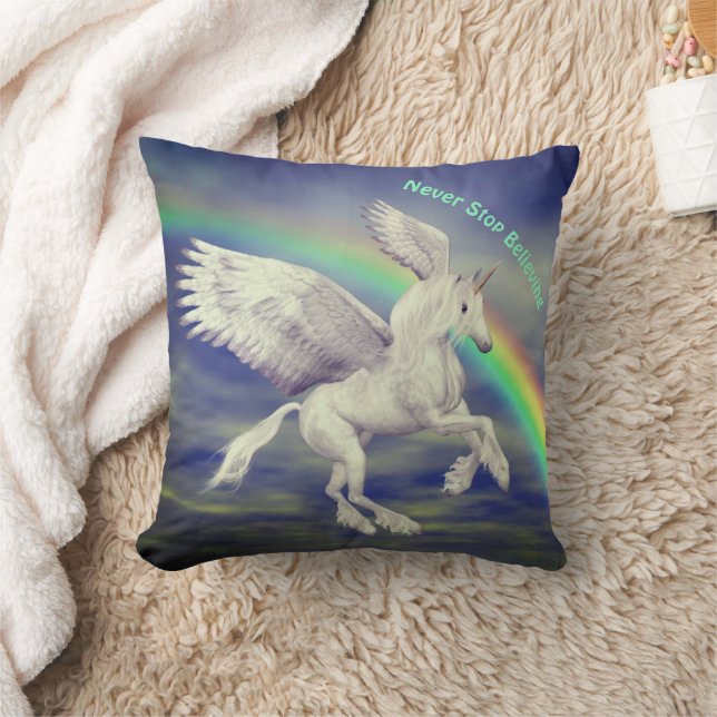 Almofada Never Stop Believing Unicorn Rainbow Inspirational (Cobertor)