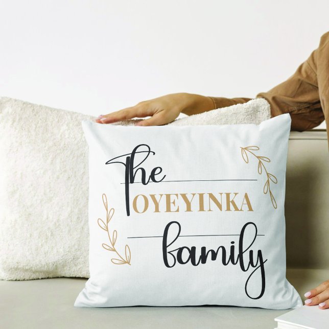 Almofada Nome da Família Personalizada Moderna e Sofisticad (Criador carregado)