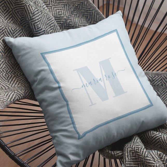 Almofada Nome do Monograma Simples Azul Moderno (Blue monogram throw pillow)