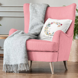 Almofada Nome Personalizado e Monograma Floral 'C'