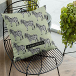 Almofada Nome Personalizado e Padrão Selvagem de Zebra Selv<br><div class="desc">Nome Personalizado e Padrão Selvagem de Zebra Selvagem</div>