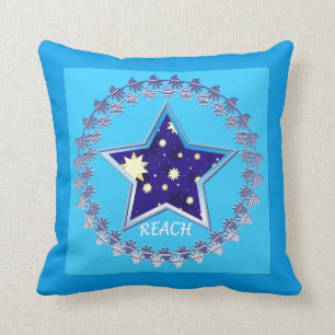 Almofada O" alcance inspirador para as estrelas" descansa