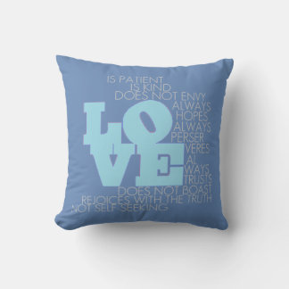 Almofada O amor nunca falha no Travesseiro (azul)