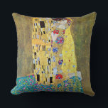 Almofada O Beijo de Gustav Klimt, Vintage Art Nouveau<br><div class="desc">O Beijo (Der Kuss) (1907/08) de Gustav Klimt é provavelmente a sua obra mais famosa. Klimt iniciou o seu trabalho em 1907 e é o ponto alto do seu chamado "Período Ouro". O Beijo é uma vintage Era Vitoriana Simbiolismo belo amor pela arte e pintura romântica apresentando um casal romântico...</div>