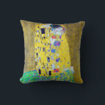 Almofada O Beijo, Gustav Klimt<br><div class="desc">Gustav Klimt (14 de julho de 1862 - 6 de fevereiro de 1918) era um pintor simbólico austríaco e um dos membros mais destacados do movimento Viena Secessão. Klimt é notado por suas pinturas, murais, esboços, e outros objetos de arte. Além de suas obras figurativas, que incluem alegorias e retratos,...</div>