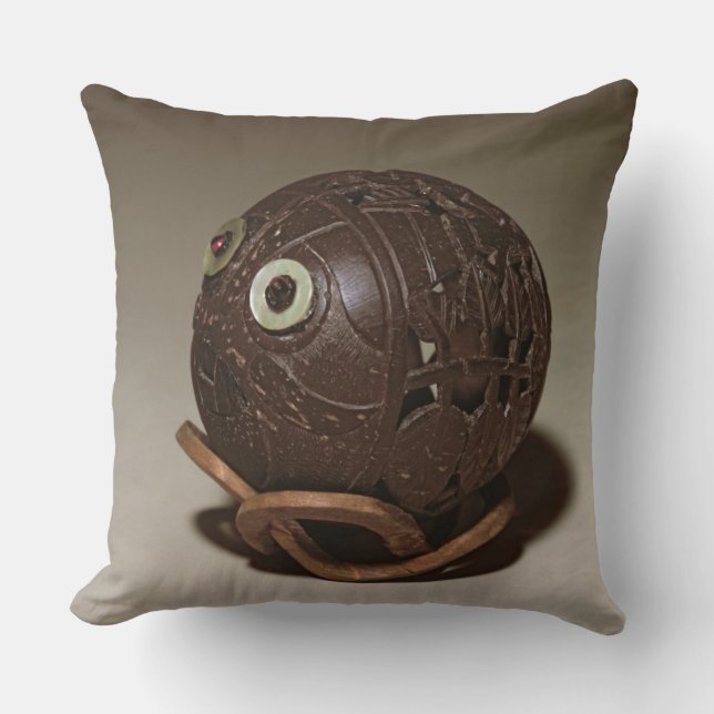 Almofada O coco sculpted em uma cara, c.1895 (Frente)