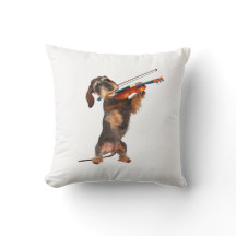 O Dachshund De Cabelo Wirecional Tocando Um Violin
