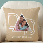 Almofada O melhor Dia de os pais personalizado de fotos do<br><div class="desc">O Travesseiro de Foto do Melhor Pai do Mundo é decorado com a palavra PAI em tipografia branca sobre fundo brando. Facilmente personalizável com sua foto. Faz um presente perfeito de Dia de os pais.</div>