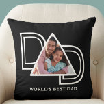 Almofada O melhor Pai personalizado do Dia de os pais negro<br><div class="desc">O Travesseiro de Foto do Melhor Pai do Mundo é decorado com a palavra PAI em tipografia branca sobre fundo preto. Facilmente personalizável com sua foto. Faz um presente perfeito de Dia de os pais.</div>