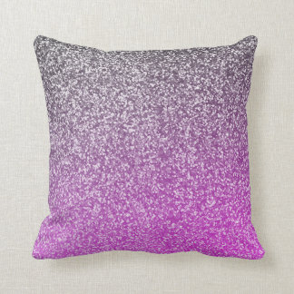 Almofada O roxo e o brilho Ombre da prata olham o encanto