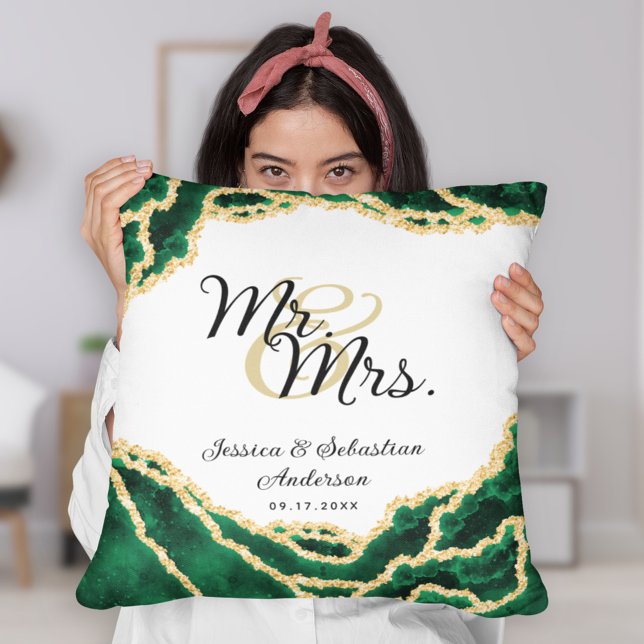 Almofada O Sr. e a Sra. Newlyweds Emerald Green Marble Wedd (Criador carregado)