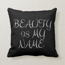 O travesseiro feito sob encomenda com beleza é