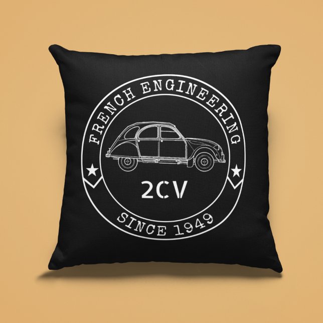 Almofada Oldtimer 2CV Abzeichen Engineering Emblem (2CV Pillow in Black with a White Badge Text Design and and Illustration of the Deux Chevaux )
