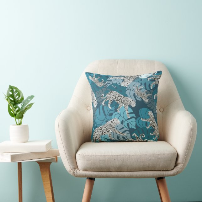 Almofada Onça Pintada da Selva em Verde Azul e Folhas de Mo (Cadeira)