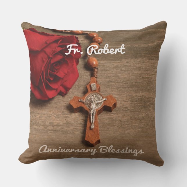 Almofada Ordenação do Padre Rosa vermelha e Rosário (Frente)