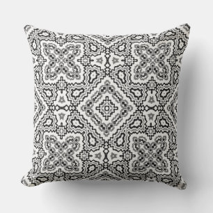 Almofada ornamentação geométrica negra e branca