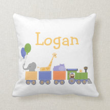 Os animais do bebê em um trem descansam