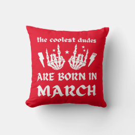 ALMOFADA OS MAIS FELIZES SÃO NASCER NO FÉRIO DE MARÇO