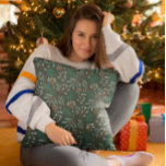 Almofada Padrão Botânico Verde de inverno<br><div class="desc">Travesseiro de Natal bonito e divertido, com ilustração desenhada à mão de botânicos de inverno.</div>
