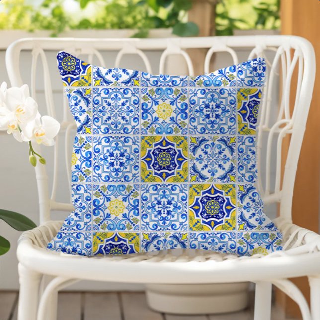 Almofada Padrão de Azulejos Azul Branco Amarelo (Criador carregado)
