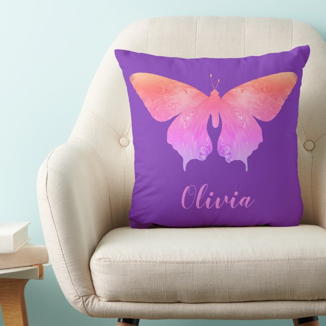 Almofada Padrão de borboleta bonita adicionar nome (Pretty butterfly pattern custom name purple and pink pillow stylish typography girly cushion )