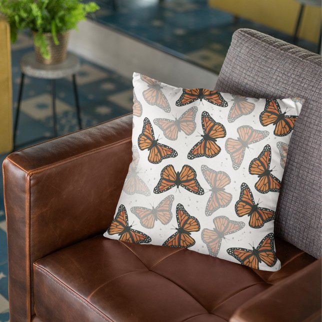Almofada Padrão de Borboletas Botânicas Modernas (Monarch butterflies pattern throw pillow. )