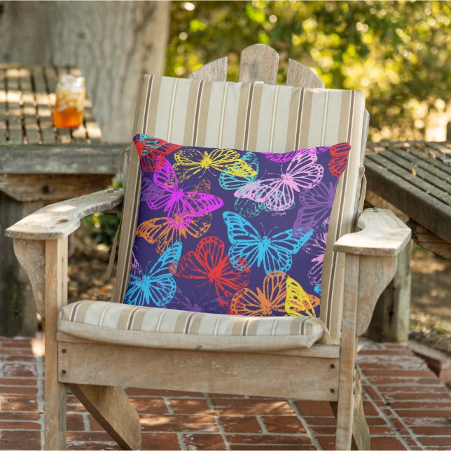 Almofada Padrão de Borboletas Multicoloridas (Cadeira)