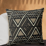 Almofada Padrão de clonagem de lama do Modern Boho Preto<br><div class="desc">O padrão moderno de decor em casa com motivos étnicos. Trendy Bohemian Interior impressão. Design de seta zag Zig.</div>