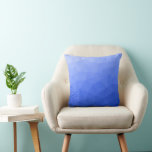 Almofada Padrão de malha geométrica do gradiente azul escur<br><div class="desc">Legal camada escura e escura,  decor de travesseiro de malha geométrica com padrão geométrico para salas modernas. Malha geométrica triangular com gradiente azul-claro ombre.</div>