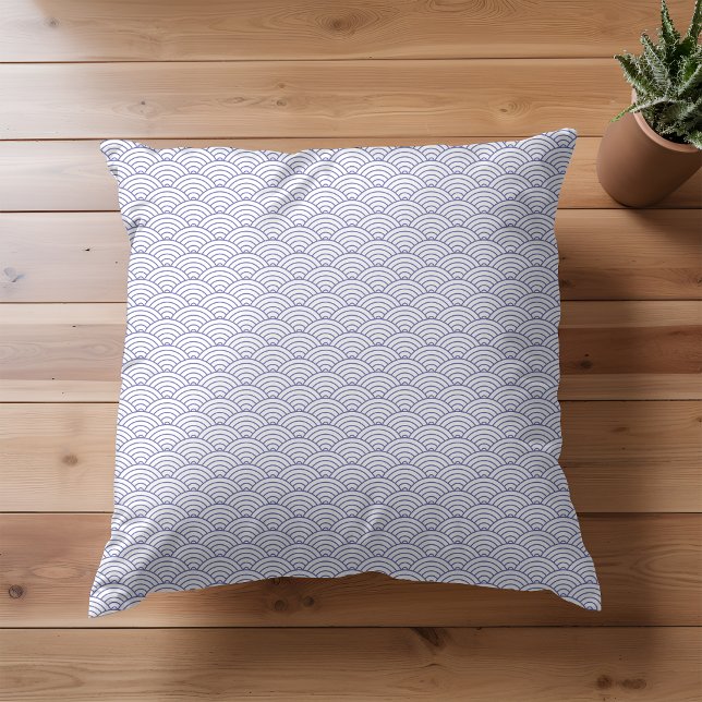 Almofada Padrão de Onda Japonesa Moderno Branco Periwinkle (Criador carregado)