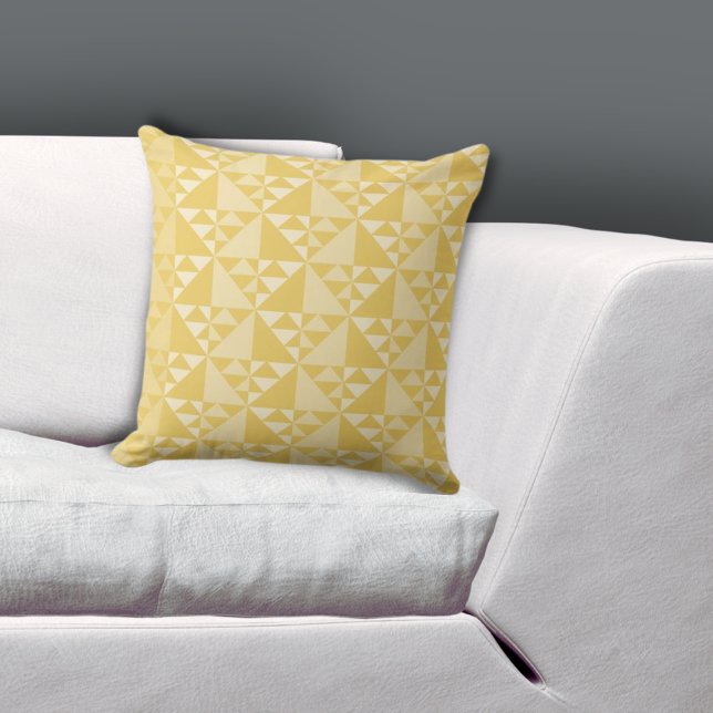 Almofada Padrão de repetição do triângulo amarelo geométric (Ethnic Geometric Yellow Triangle Repeat Pattern Throw Pillow)