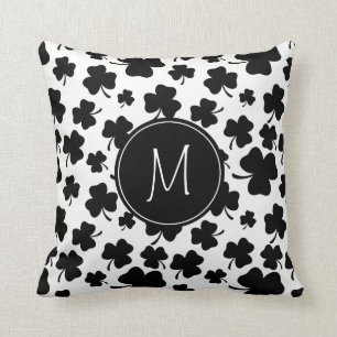 Almofada Padrão de Shamrock preto e branco divertido com m