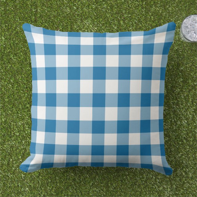 Almofada Padrão de Xadrez de Gingham Branco e Azul (Grama)