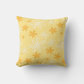 Almofada padrão floral branco e marrom
