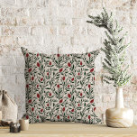 Almofada Padrão Floral Clássico de Natal<br><div class="desc">Este belo travesseiro decorativo de feriado apresenta um padrão floral e verde desenhado à mão em cores clássicas e tradicionais de Natal, de cor verde-forte, vermelho-burgundy e marfim sobre um fundo de cor personalizado (mostrado em bege-de-areia claro). Na moda decor que ajustado qualquer casa, seja o seu olhar rústico, vintage,...</div>