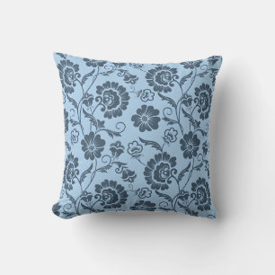 Almofada Padrão Floral Elegante em Fundo Azul Claro