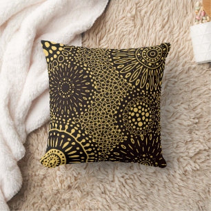 Almofada Padrão Floral Étnico Preto e Dourado Vintage