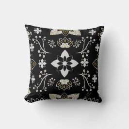 Almofada Padrão floral preto e branco ornamentado