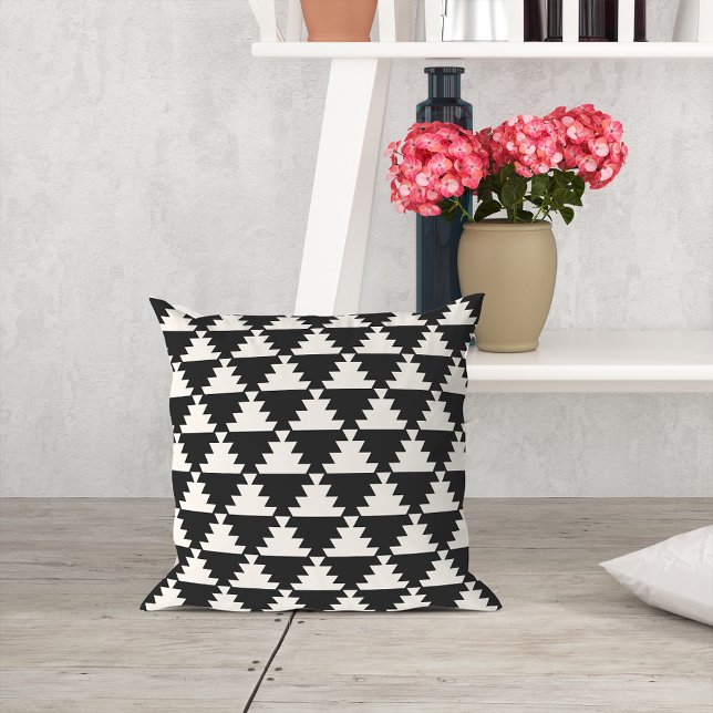 Almofada Padrão Geométrico Aztec, preto e creme moderno (Criador carregado)