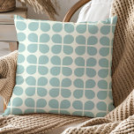 Almofada Padrão Geométrico na moda moderno em Cinza Azul Pá<br><div class="desc">Este travesseiro decorativo apresenta um padrão geométrico moderno em cinzas azuis-claras. ideia de presente de excelente.</div>