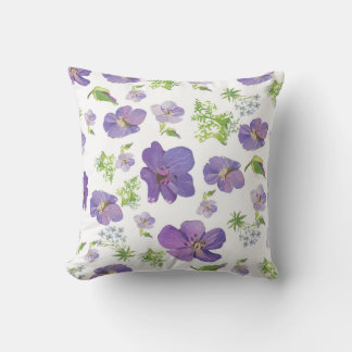Almofada padrão no estilo das flores lilás de provência