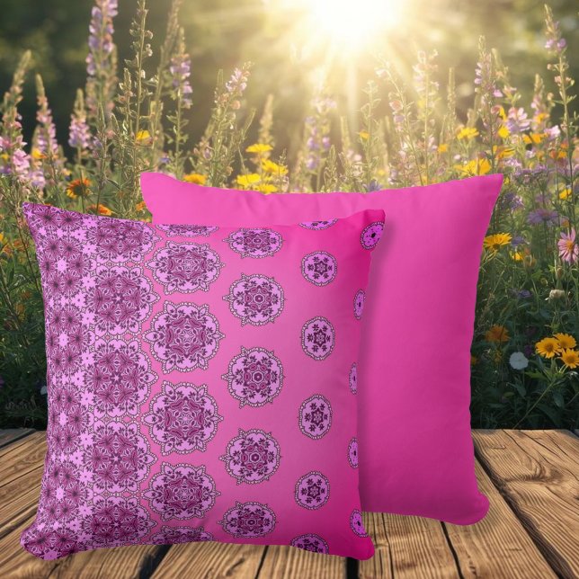 Almofada Padrão rosa quente e púrpura (Hot pink and purple pattern throw pillow)