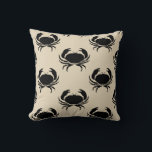 Almofada padrão temático do CRAB náutico divertido<br><div class="desc">| DURAÇÃO DO LAGO | NÚMERO | BARCO | ANCHOR | DURAÇÃO DO LAGO | A VIDA É MELHOR NO LAGO | DIVERSÃO | CHIC | SIMPLES | ÁGUA | ACESSÓRIOS DE DECOR DE BARCO DIVERTIDO PARA CASA | DECOR DA CASA TROPICAL NAUTILITÁRIA | CLASSIC SILHOUETTE DESIGN | PRAIA |...</div>