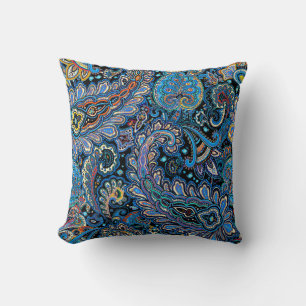 Almofada Padrão Vibrante de Paisley em Azul sobre Preto