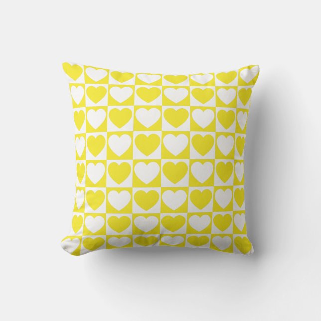 Almofada Padrão Xadrez Amarelo e Branco Com Corações (Frente)