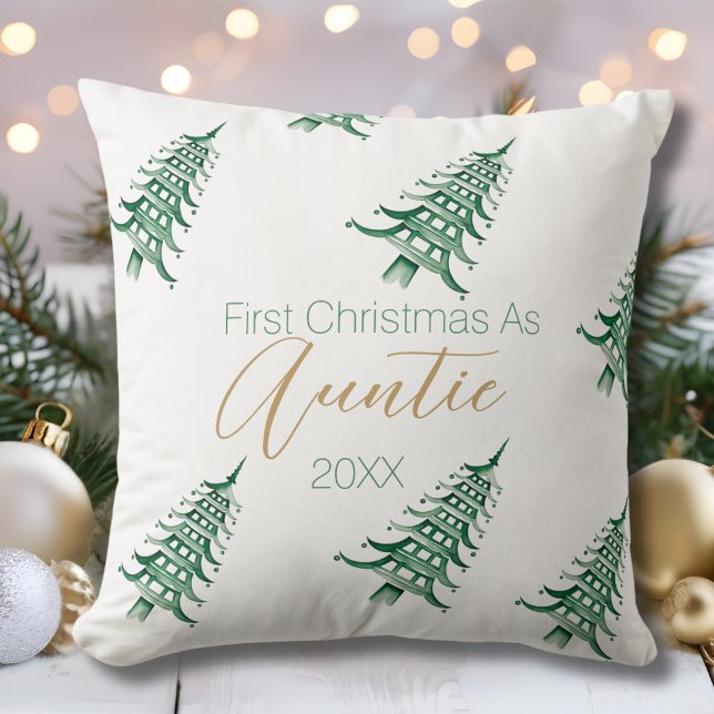 Almofada Pagoa Branca Verde Árvore de Natal Primeiro Natal (Green White Pagoda Christmas Tree First Christmas Throw Pillow)