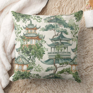 Almofada Pagoda Asiática de Aquarela na Paisagem Verdante (
